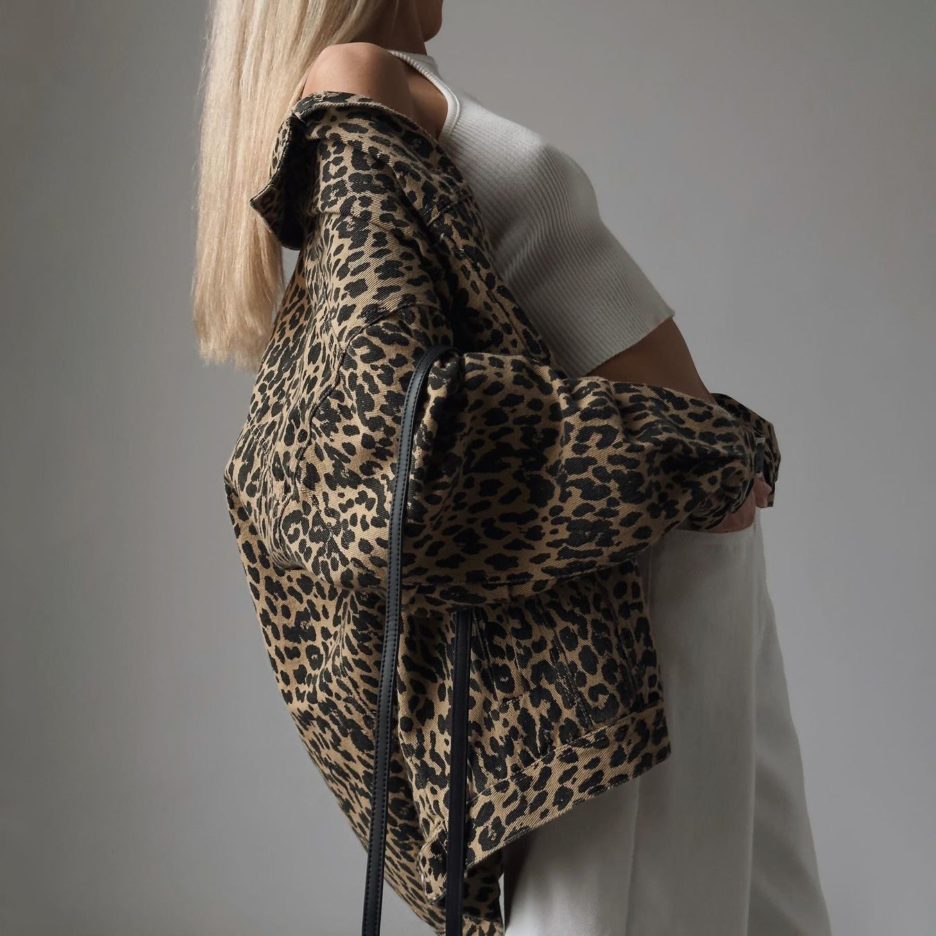 Street casual leopard print denim jacket for women, spring style, loose pocket, button fashion, retro denim jacket, mid length