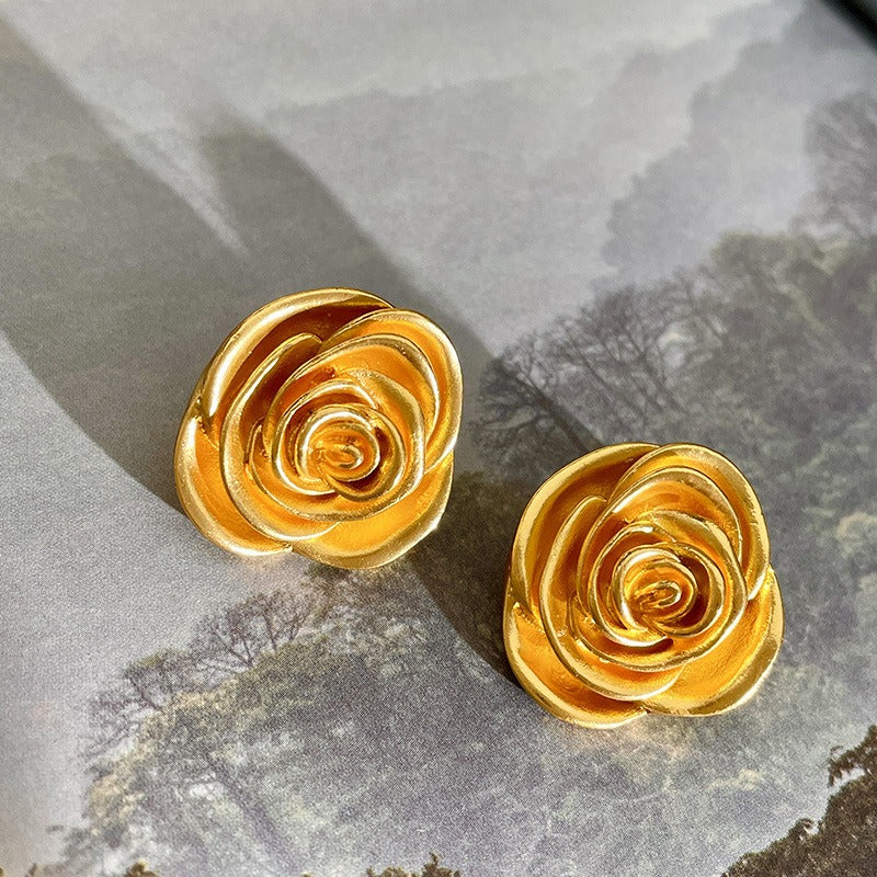 Retro Medal Gold Three-dimensional Rose Stud Earrings