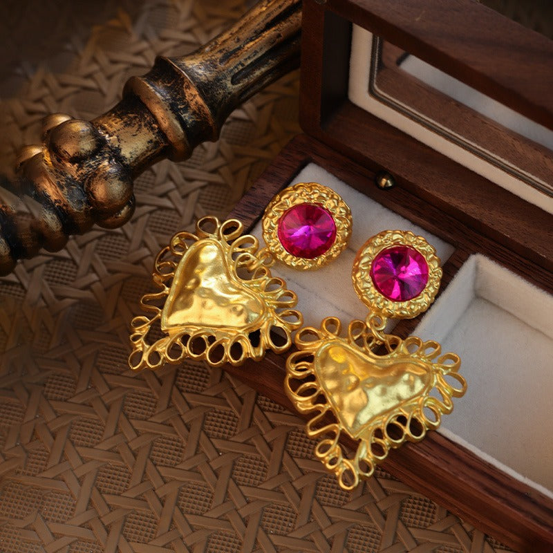 Medieval Love Earrings Women's Fashion Catwalk Earrings French Stud Earrings Trendy