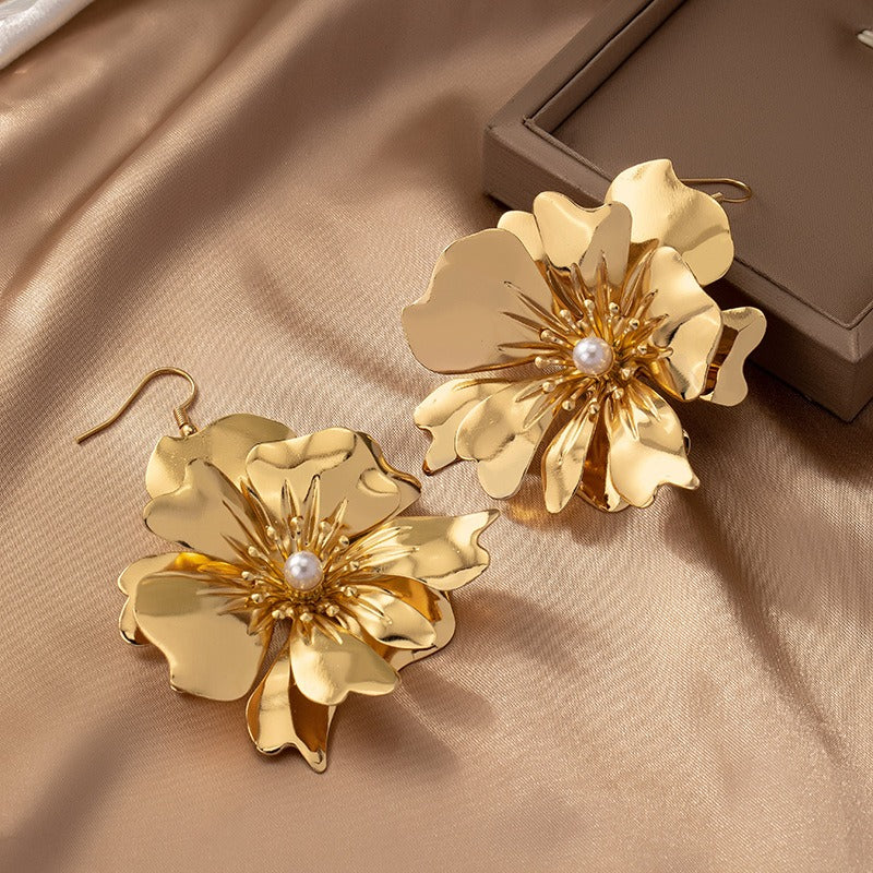 European and American light luxury high-end French retro petal metal flower earrings temperament light luxury earrings stud earr