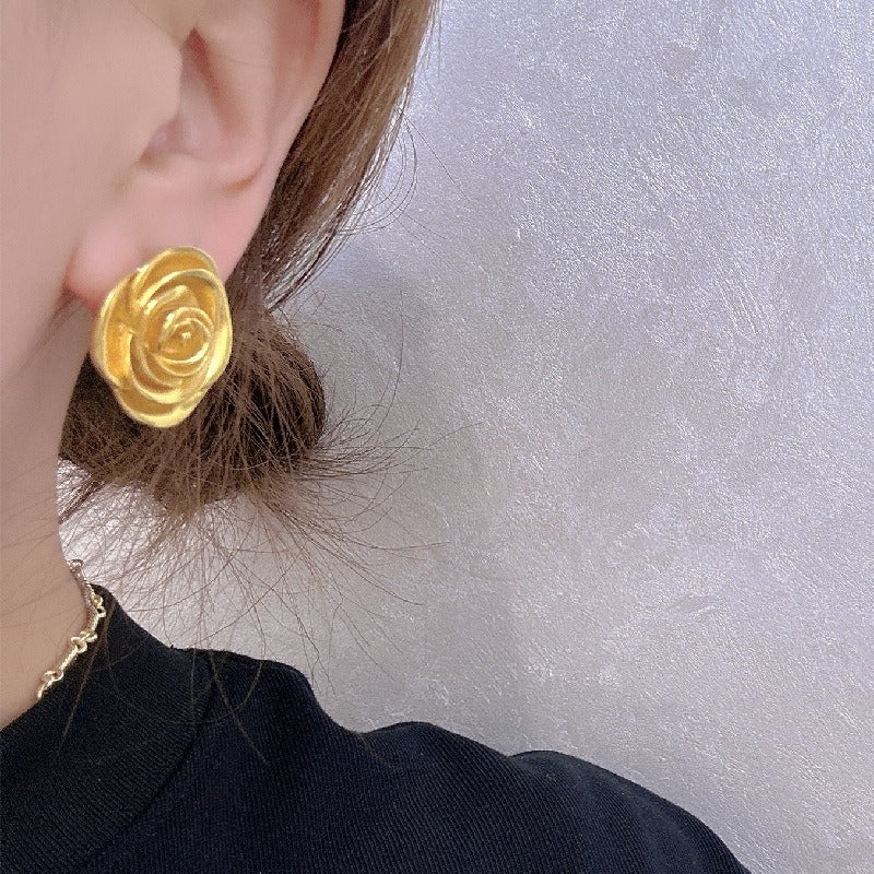 Retro Medal Gold Three-dimensional Rose Stud Earrings