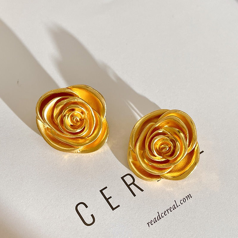 Retro Medal Gold Three-dimensional Rose Stud Earrings