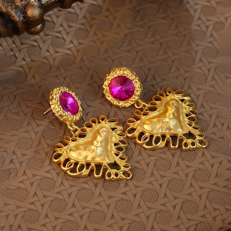 Medieval Love Earrings Women's Fashion Catwalk Earrings French Stud Earrings Trendy