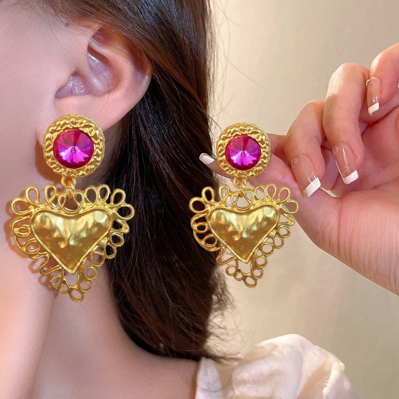 Medieval Love Earrings Women's Fashion Catwalk Earrings French Stud Earrings Trendy